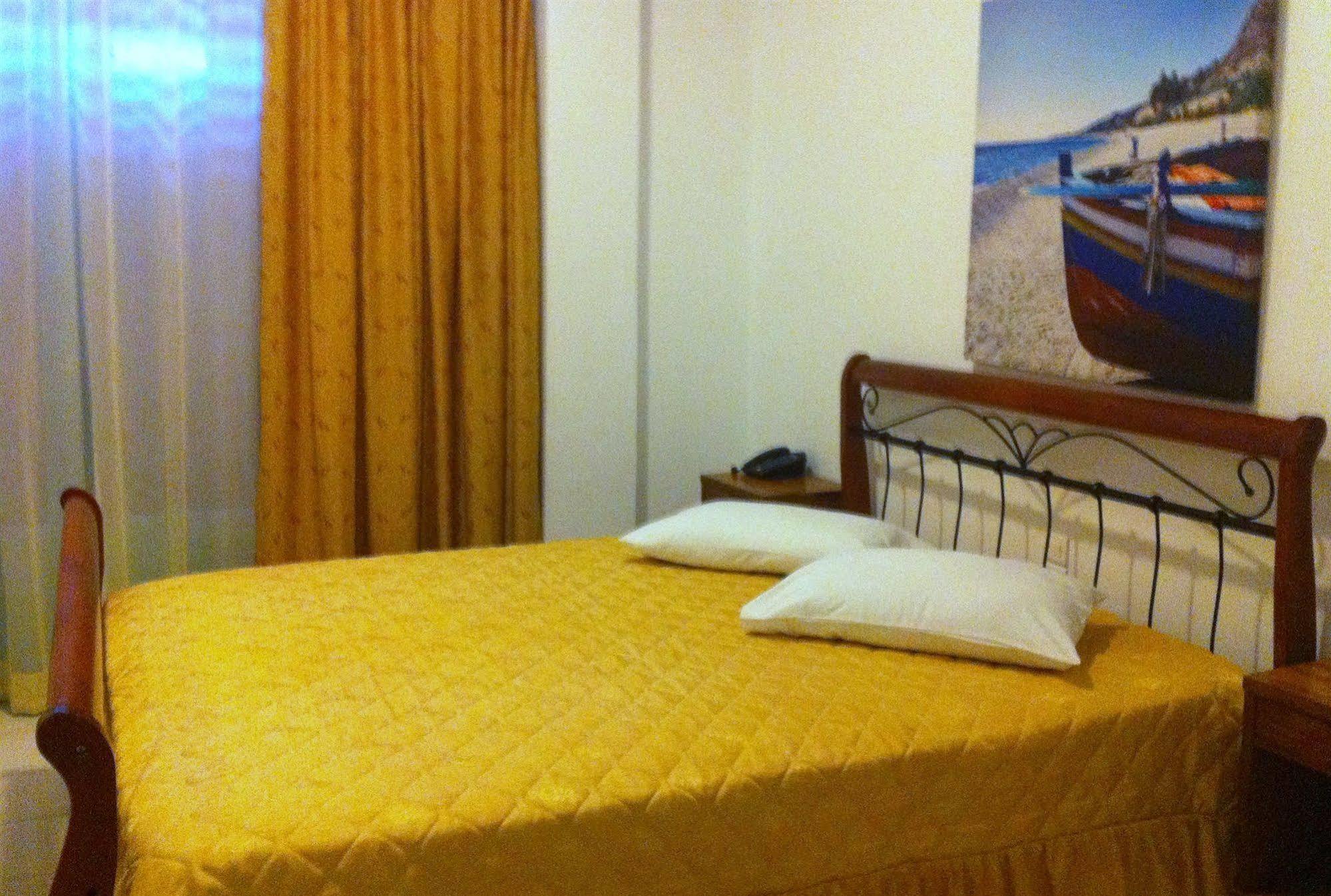 Santorini Palace 4*
