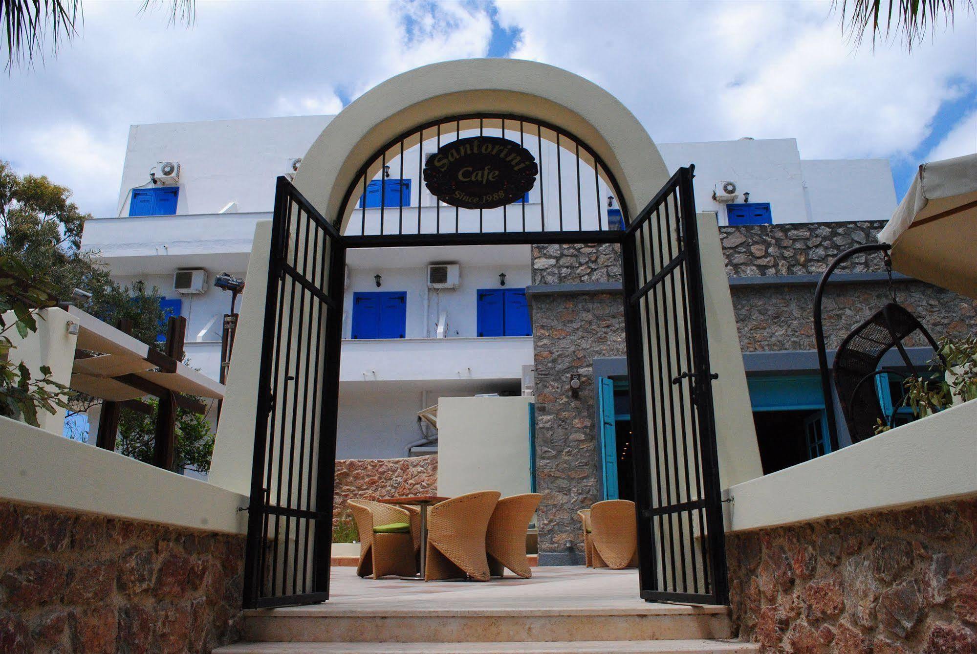 Ξενοδοχείο Santorini Palace 4*